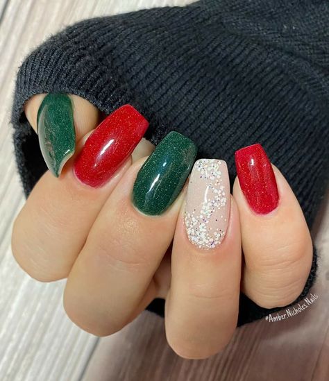 Red Green White Nails Christmas, Red Nails With Green Glitter, December Nails Red And Green, Red Green And Silver Nails, Red And Green Holiday Nails, Red And Green Xmas Nails, Red Green Nails Christmas, Red Green White Nails, Red Green And White Nails