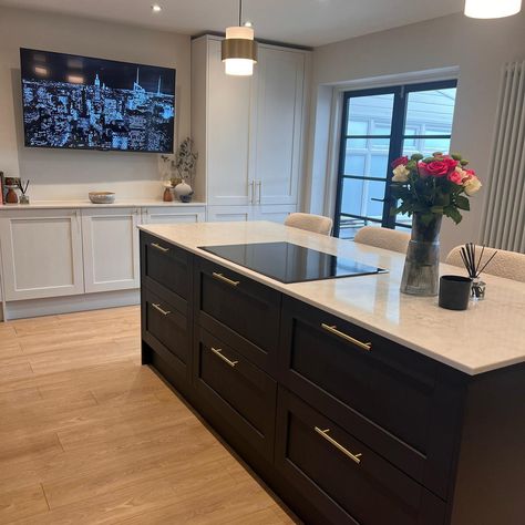 Howdens Black Kitchen, 2 Toned Kitchen Cabinets, Howdens Hockley Charcoal Kitchen, Howdens Chilcomb Navy, Howdens Halesworth, Howdens Hockley, Howdens Kitchen, Charcoal Kitchen, Real Kitchens