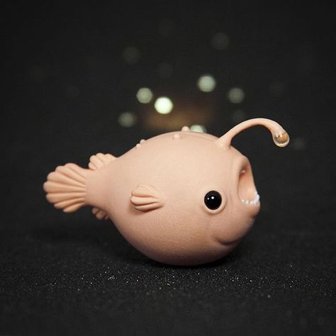 Mysterious Anglerfish in progress! I had a great fun sculpting this one, and now it will be a big time painting it^^ Thank you everyone for your suggestions for deep ocean dwellers, I will share more creatures soon! #ramalama #ramalamacreatures #wip #handmade #sculpture #polymerclay #polymer #clay #deepocean #ocean #anglerfish #angler #fish #fimoclay #fimo #animal #workinprogress #wildlife #kawaii #miniature #figurine #totem #etsy Ramalama Creatures, Polymer Clay Sea Creatures, Polymore Clay Ideas, Clay Sea Creatures, Polymer Clay Creatures, Clay Creatures, Crea Fimo, Clay Sculptures, Polymer Clay Sculptures