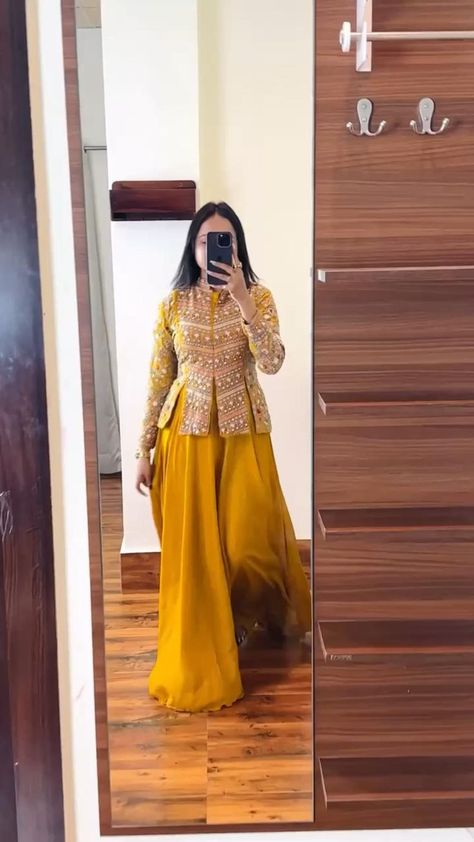 Haldi Dress Ideas, Haldi Dress, Haldi Outfits, Function Dresses, Anarkali Dress Pattern, Latest Dress Design, Fancy Sarees Party Wear, Style Guru, Casual Fridays