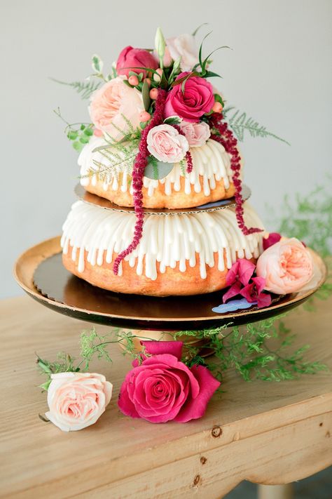 Bundt Cake Wedding, Bundt Cake Decorations, Inside Cake, Nothing Bundt, Nothing Bundt Cakes, Lemon Bundt Cake, Tiered Cake, Cake Wedding, Food Options