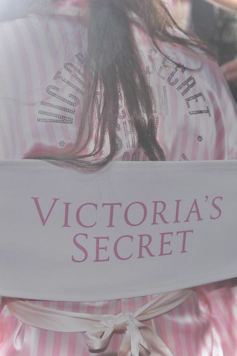 Victorias Secret Angel Aesthetic, Victoria Secret Poster, Vs Angel Aesthetic, Vs Aesthetic, Victoria’s Secret Fashion Show, Victorias Secret Angels, Victoria's Secret Aesthetic, Secret Aesthetic, Victoria Secret Wallpaper