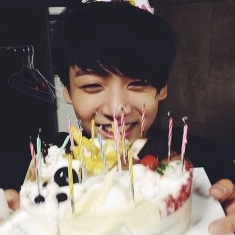 Party Icon, Birthday Icon, Bts Jungkook Birthday, Bts Birthdays, Bts Concert, Jung Kook, Jungkook Cute, Foto Jungkook, Make A Wish