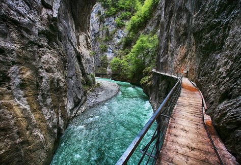 AARE GORGE – Glaciation Beauty Of Swiss Alps Aare Gorge, Buses And Trains, Travel Globe, Train Journey, Swiss Alps, Places Of Interest, Tour Packages, Dream Destinations, Natural Wonders