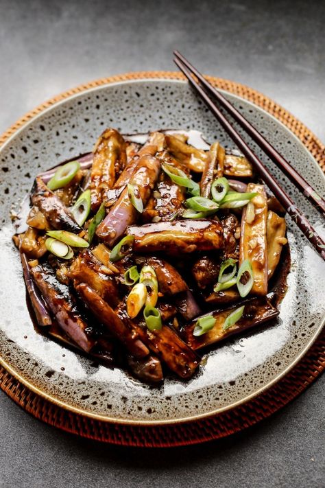 Aubergine Recipes, Eggplant With Garlic Sauce, Chinese Eggplant, Aubergine Recipe, Vegan Chinese, Eggplant Recipe, Bean Sauce, Chinese Vegetables, Recipes Asian