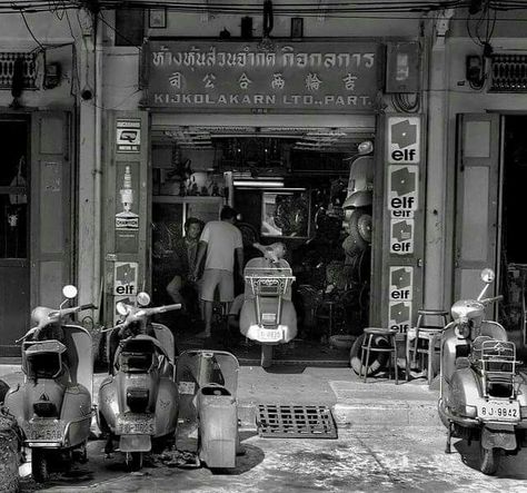 Chon Buri, motorcycle repair shop Motorcycle Repair Shop, Motorcycle Repair, Repair Shop, Bangkok Thailand, Historical Photos, Scooters, Places Ive Been, Bangkok, I Shop