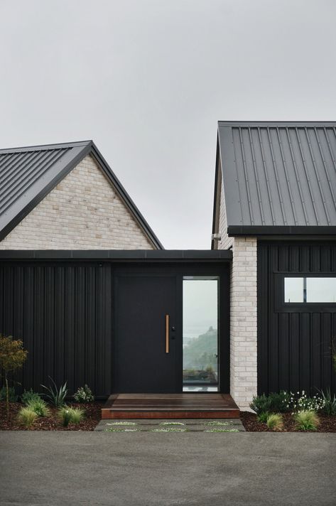 Raw Sophistication — Twill Interiors - Creating beautiful homes in the Bay of Plenty Home Extensions, Shed Home, Contemporary House Exterior, Bay Of Plenty, Modern Barn House, Barn Style House, Modern Barn, Farmhouse Exterior, House Roof