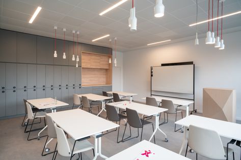 Classroom Interior Design, Classroom Architecture, Classroom Interior, Lectures Room, Build Projects, Modern Classroom, Ghent Belgium, Talent Development, School Interior