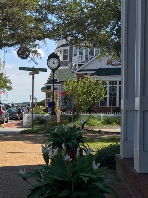 North Carolina Beach Towns, North Carolina Coast Aesthetic, Manteo North Carolina, The Outer Banks North Carolina, North Carolina Aesthetic, Outer Banks Beach House, House With Friends, Outer Banks Core, North Carolina Outer Banks