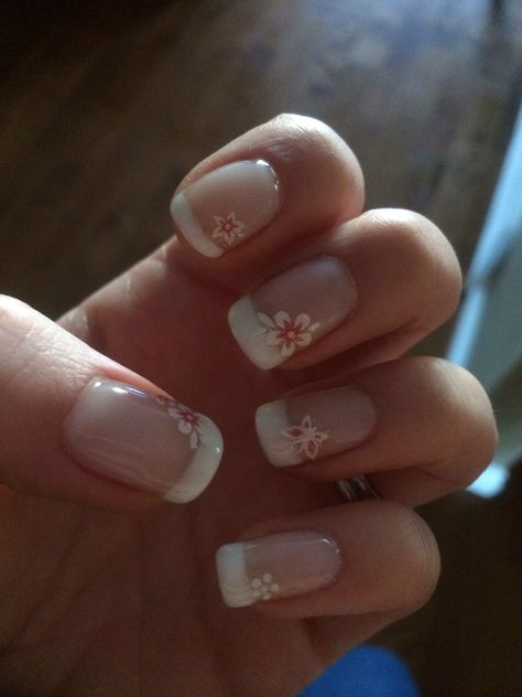 Flowers in hope of spring Subtle But Cute Nails, Gel Nails French, Cute Simple Nails, Pretty Aesthetic, Girly Acrylic Nails, Really Cute Nails, Aesthetic Picture, Soft Nails, Nails Only