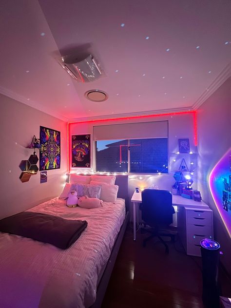 Dorm Room Ideas Trendy, Dorm Room Ideas Bohemian, Dorm Room Ideas Preppy, Room Ideas Trendy, Dorm Room Ideas Minimalist, Dorm Room Ideas Boho, Room Ideas Preppy, Trendy Dorm Room Ideas, Room Aesthetic Ideas