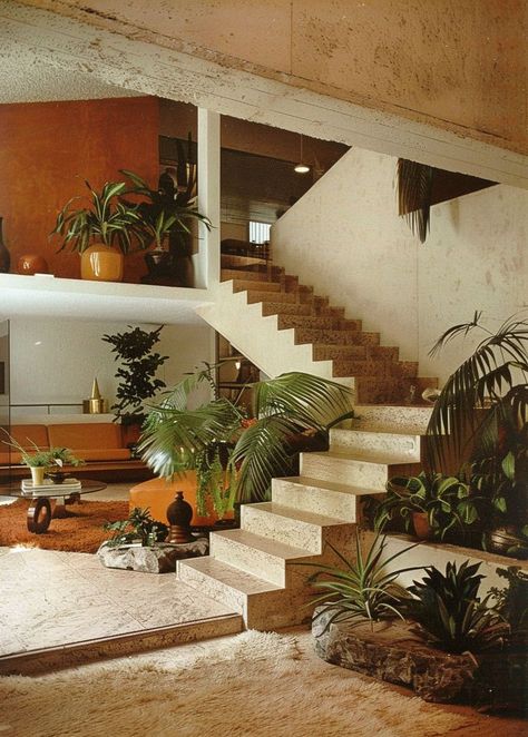 70s Hallway, 70s Architecture, 70s House, 70s Interior, Hallway Art, Hallway Designs, Inspire Me Home Decor, Ideas Living Room, Dream House Interior