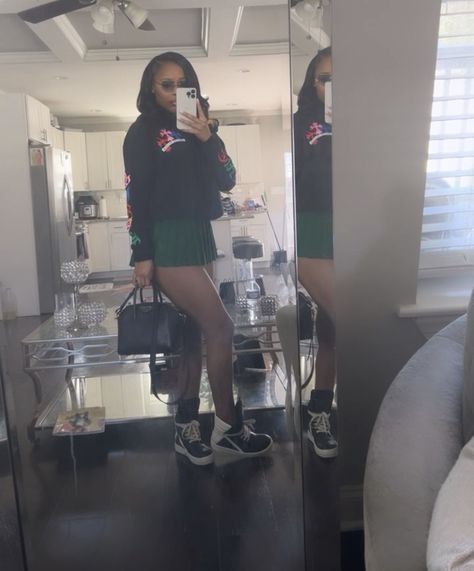 Prada Shoes Outfit, Arin Ray, Clean Outfits, Fly Girls, Braces Colors, Fly Outfit, Dope Fits, Stylish Summer Outfits, Designer Outfits