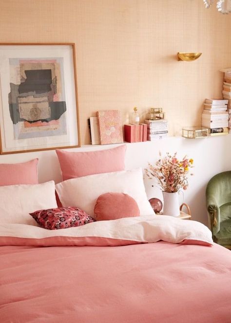 Pale Pink Bedrooms, Peach Bedroom, Peach Aesthetic, Round Cushion, Cute Bedroom Decor, Room Design Bedroom, Bedroom Aesthetic, Aesthetic Bedroom, Dream Bedroom