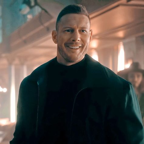 Luther Hargreeves Icons, Luther Umbrella Academy, Umbrella Academy Characters, Luther Hargreeves, Tom Hopper, Character Studies, Character Icons, Character Study, Umbrella Academy