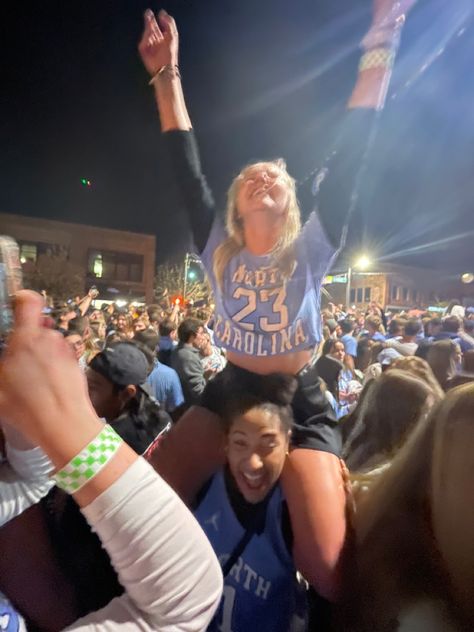 North Carolina College Aesthetic, Unc Game Day Outfit North Carolina, University Of North Carolina Aesthetic, Franklin Street Chapel Hill, Unc At Chapel Hill, Unc College Aesthetic, Unc Dorm Chapel Hill, University Of North Carolina Chapel Hill Aesthetic, Chapel Hill North Carolina Aesthetic