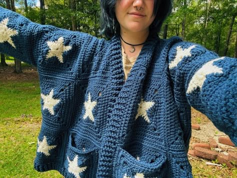 Astronomy Crochet, Space Themed Crochet, Star Sweater Crochet, Crochet Star Sweater, Galaxy Crochet, Ideas Para Tejer, Crochet Stitches Guide, Crochet Idea, Crochet Stars