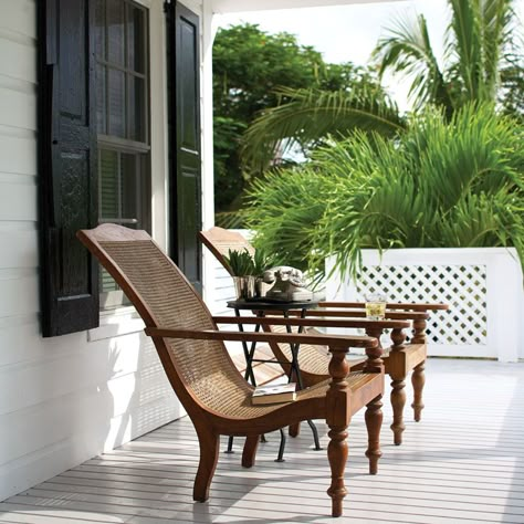 Surrounded by lush Caribbean views, this picturesque cottage in the Bahamas has a storied history. (📷: Colleen Duffley) Tropical British Colonial, Tropical Patio, West Indies Style, British Colonial Decor, British West Indies, India Hicks, Colonial Interior, Popular Interior Design, Colonial Design