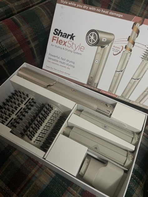 Shark flex style
Hairstyling tools Shark Flexstyle, Dream Dates, 17th Birthday Gifts, Hair Blow Dryer, Oval Brush, Paddle Brush, Clip Hairstyles, Pinterest Hair, Hair Dryers