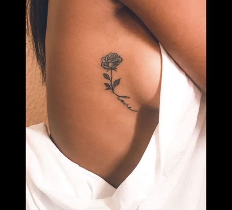 Rose Tattoos Placement, Butterfly Tattoo On Hips, Roses On Ribs Tattoo, Rib Rose Tattoos For Women, Mini Tattoos Butty, Rose Side Tattoos Women Ribs, Rid Tattoo Women, Small Groin Tattoos For Women, Under Noon Tattoo