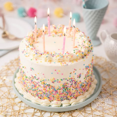 Simple Birthday Cake With Sprinkles, Simple Sprinkle Birthday Cake, Confetti Cake Decoration, Homemade Funfetti Cake, Classic Birthday Cake, Funfetti Birthday Cake, Funfetti Birthday, Sprinkles Birthday Cake, Sugar Geek