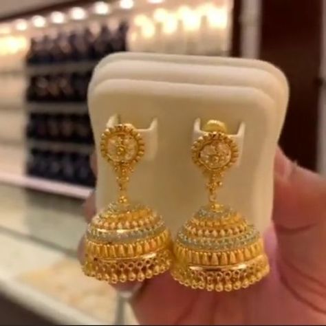 Sparkling Fashion: Gold Jhumka Earring designs latest 2019/ Gold buttalu Dubai Gold Jhumka Earrings, Dubai Gold Jewelry Earrings Jhumka, Gold Zumka Design, Jimiki Kammal Design Gold, Latest Earrings Design, Gold Jhumka, Jhumka Designs, Gold Jhumka Earrings, Indian Jewelry Earrings