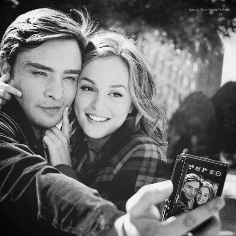 Gossip Girl Icons, Chuck Et Blair, Blair Y Chuck, Chuck E Blair, Chuck Y Blair, Estilo Blair Waldorf, Blair And Chuck, Gossip Girl Aesthetic, Gossip Girl Blair