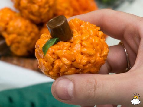 Fun Fall Treats, Pumpkin Rice Krispie Treats, Brain Cake, Pumpkin Rice, Maple Leaf Cookies, Krispie Treats Recipe, Leaf Cookies, Fruit Roll Ups, How To Make Pumpkin