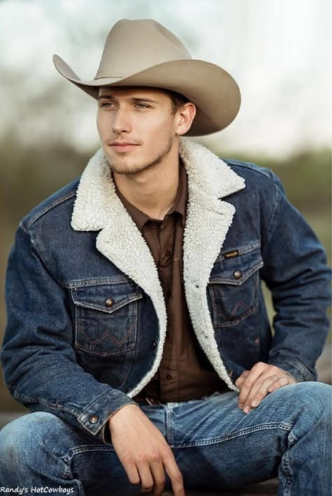 Cowboy Outfit For Men Country, Summer Western Outfits, Cowboy Outfit For Men, Country Mens Fashion, Denim Photoshoot, Cowboy Outfit, Handsome Cowboys, Western Outfits Men, Cowboys Men