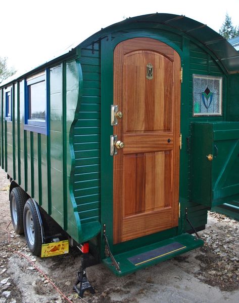 Building Your Own Vardo – Preindustrial Craftsmanship Vardo Wagon, Truck Topper, Ghillie Brogues, Medieval Boots, Homemade Camper, Brogues Shoes, Plywood Siding, Trailer Diy, Chicken Farming