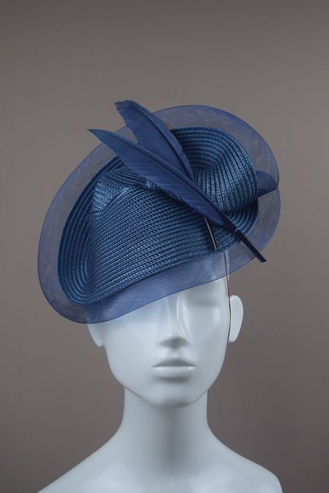 Occasion Hats Wedding, Wedding Guest Hat, Fascinator Hats Outfit, Art Hats, Navy Blue Fascinator, Wedding Hats For Guests, Navy Fascinator, Fascinator Hats Diy, Fascinator Hats Wedding