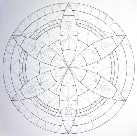 Learn how easy it is to draw a Petal Mandala with a compass. Barb Owen shows you the easiest way to make your own magic mandala! Compass, pencil, pens. GO! Petal Mandala, Compass Pencil, Mandala Compass, Draw A Mandala, Mandala Project, Compass Drawing, Painting Black And White, White Mandala, Mandala Stencils