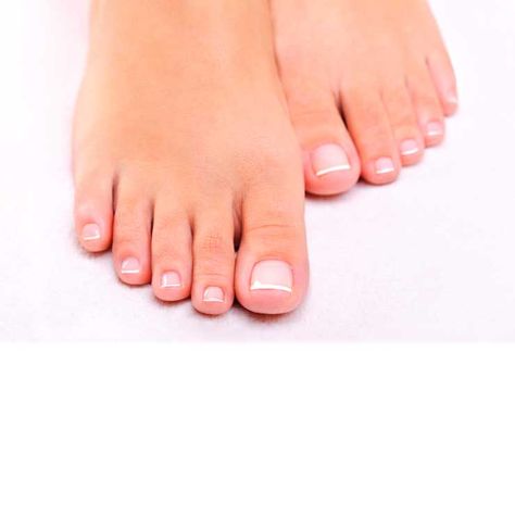 Stronger nails http://www.prevention.com/food/11-weird-things-that-happen-when-you-give-up-grains/slide/6 Toenail Fungus Essential Oils, Nail Remedies, Fingernail Fungus, Toenail Fungus Remedies, French Pedicure, Nail Infection, Diy Beauty Treatments, Fungal Nail, Ingrown Toe Nail