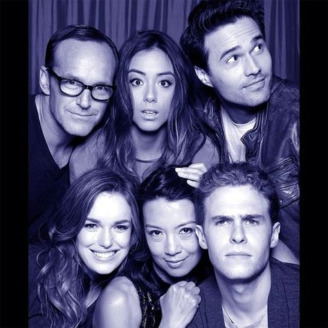 Agents of S.H.I.E.L.D. - Photobooth [ I ship Fitz and Simmons so bad ] Shield Cast, Luke Mitchell, Melinda May, Fitz And Simmons, Ming Na Wen, Marvel Agents Of Shield, Phil Coulson, Marvels Agents Of Shield, Chloe Bennet