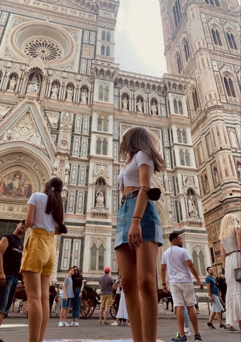 Florence City, Travel Pose, Italy Pictures, Creative Poses, Travel Pictures Poses, Friend Poses Photography, Italy Photography, Italy Photo, Photography Poses Women