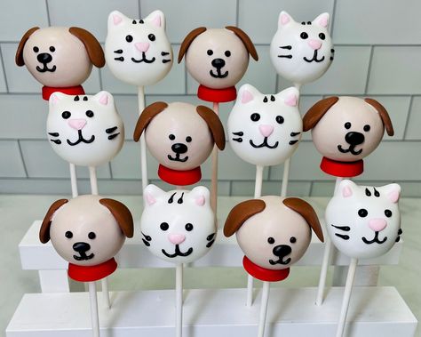 🐾 Pet Pops! 💝 #animalcakepops #kupcakekitchen #wantcake #dogcakepops #catcakepops #designercakepops #cakepops #cakepop #cakepopart #cakepopmaker #cakepopcuties #cakepopcrazy #cakepoplife #cakepoplove #cakepoplovers #cakepopartist #customcakepops #customizedcakepops #cakepopsallday #customtreats #santaclarita #santaclaritavalley Kitty Cat Cake Pops, Dog Themed Cake Pops, Dog Cake Pops, Dogs Cake, Animal Cake Pops, Custom Cake Pops, Cake Pop Designs, Pet Theme, Cake Pop Maker