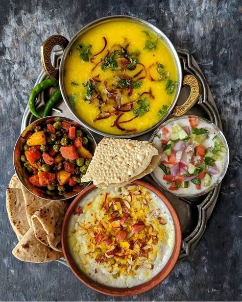 InstaFoodVine (@instafoodvine) • Instagram photos and videos Vegetarian Tips, Indian Food Photography, Mouthwatering Food, Indian Diet, 1200 Calorie, Dal Recipe, Desi Food, India Food, Indian Street Food