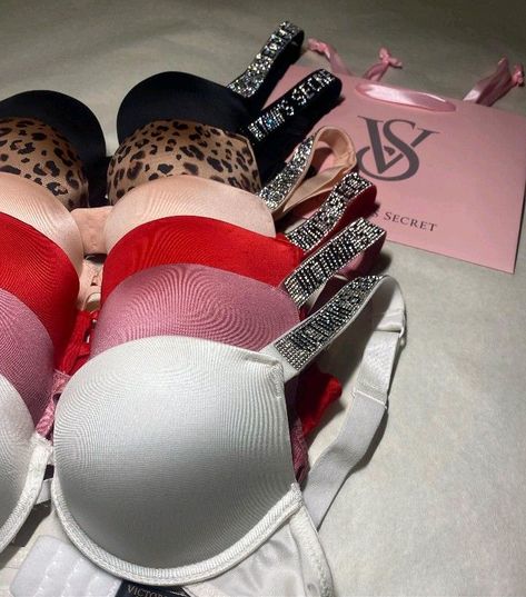 Bras Victoria's Secret Aesthetic, Vs Bra Outfit, Victoria Secret Bra And Under Set Aesthetic, Vs Bra Aesthetic, Victoria's Secret Bra, Cute Bras Victoria's Secret, Victoria Secret Bra Outfit, Victoria Secret Lenceria, Victoria Secrets Intimo