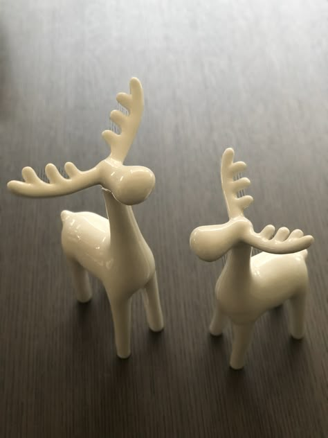 Reindeer Clay, Clay Reindeer, Clay Lesson, Clay Christmas Decorations, Ceramic Christmas Decorations, Cute Clay, Christmas Frames, Christmas Figurines, Christmas Deer