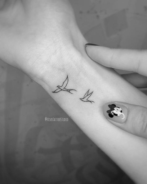 Small Tattoo Stencils, Golondrinas Tattoo, Female Sleeve Tattoo, Side Wrist Tattoos, Freedom Tattoos, Finger Tattoo Designs, Small Pretty Tattoos, Petite Tattoos, Wrist Tattoos For Women