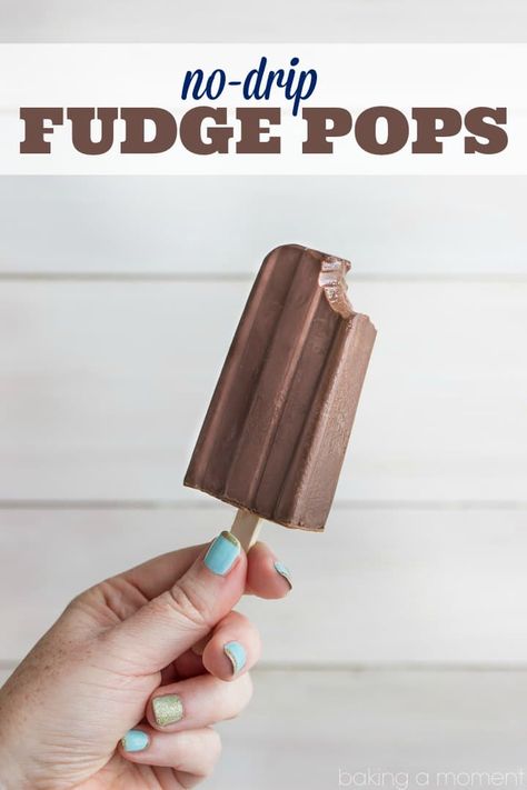 Fudgesicle Recipe, Fudge Popsicles, Frozen Treats Recipes, Cheesecake Pops, Fudge Pops, Pudding Ice Cream, Fudge Bars, Frozen Snack, Homemade Popsicles