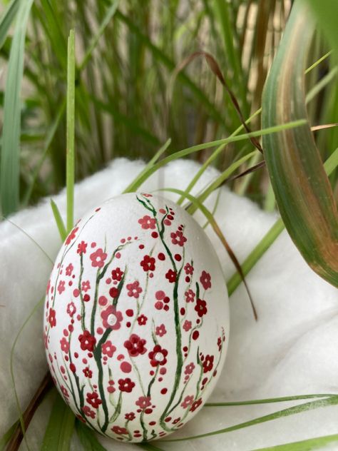 Egg Painting Designs, Easy Egg Painting Ideas, Egg Painting Ideas Art, Egg Design Ideas, Easter Eggs Designs, Egg Painting Ideas, Easter Eggs Painting, Modern Easter Egg, Hand Painted Easter Eggs