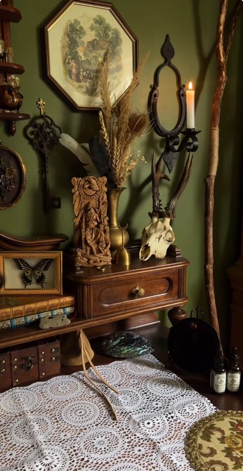 Fairy Garden Kitchen, Oddities Bedroom, Naturalist Decor, Dark Home Decor, Dream House Decor, Front Room, Cool Rooms, Aesthetic Room Decor, My New Room