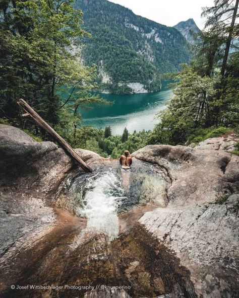 Wanderung zum berühmten Naturpool am Königssee – HOME of TRAVEL Bavaria Travel, Girls Roadtrip, Tenda Camping, Travel Vibes, Camping Photography, Natural Pool, Explore Nature, To Infinity And Beyond, Travel Inspo