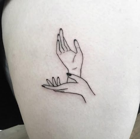 Laura Palmer hands Twin Peaks Tattoo, Sewing Tattoos, Brain Tattoo, Hands Tattoo, P Tattoo, Key Tattoos, Movie Tattoos, Laura Palmer, Pin Up Tattoos