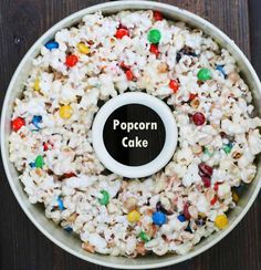 Popcorn cake! This easy #cake #recipe is super fun to eat. Please repin! Popcorn Cake Recipe, Chocolate Dripping, Cheap Recipe, Popcorn Cake, Popcorn Treats, Popcorn Balls, Super Snacks, Muddy Buddies, Candy Cakes