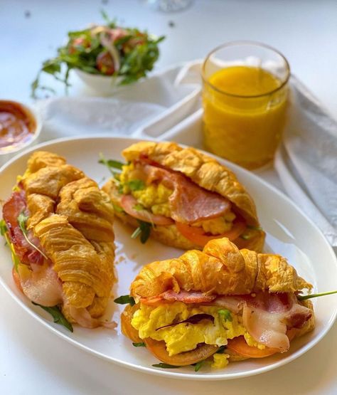 Croissant Breakfast Ideas, Wallpapers Food, Tattoo Food, Food Recipes Dinner, Food Recipes For Dinner, Food Wallpapers, Quotes Food, Wallpaper Food, Breakfast Yummy