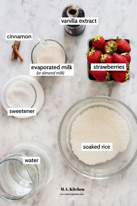 Strawberry Horchata Recipes, Healthy Horchata, Strawberry Horchata, Mexican Drink Recipes, Mexican Horchata, Horchata Recipe, Mexican Snacks, Mexican Drinks, Drink Recipes Nonalcoholic