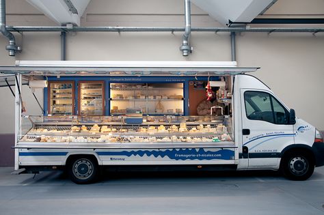 Bakery Food Trucks, Bakery Van, Bakery Food Truck, Small Trailers, Coffee Food Truck, Food Vans, Mobile Coffee Shop, Lunch Catering, Food Van