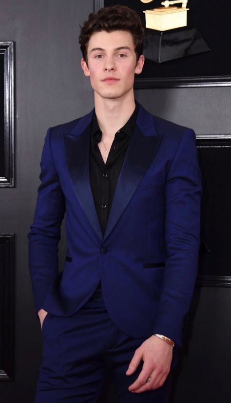 #shawnmendes Prom Suits For Men Blue, Men Blue Suit, Wedding Cocktail Attire, Black Suit Combinations, Blue Velvet Tuxedo, Men Suits Blue, Prom Men, Suit Combinations, Blue Suit Men